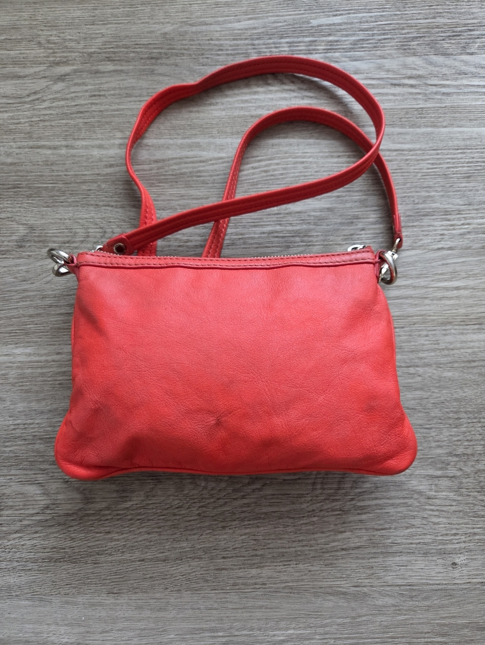 Marc by Marc Jacobs Leather crossbody bag Red. - Picture 2 of 15